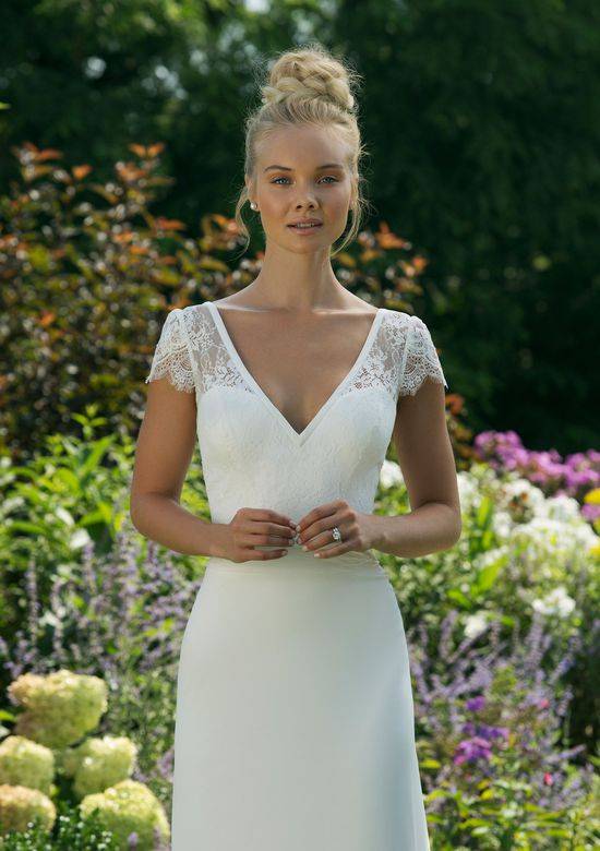 Robe de mariée bohème Lillian West pour essayage à Marseille