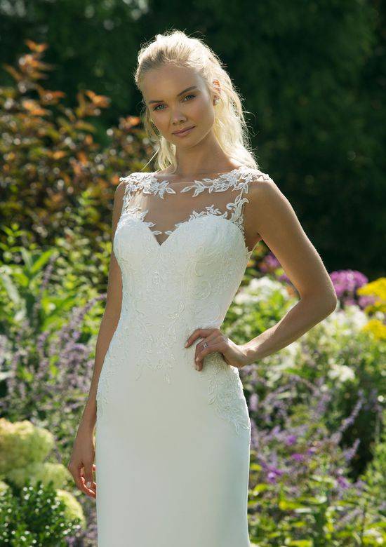 robe de mariée fluide droite à prix ventes privées  Marseille près de Aix en Provence