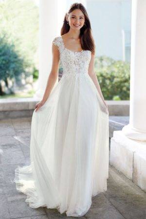 **Se marier à 50 ans : quelle robe de mariée pour femme de 50 ans et plus ?