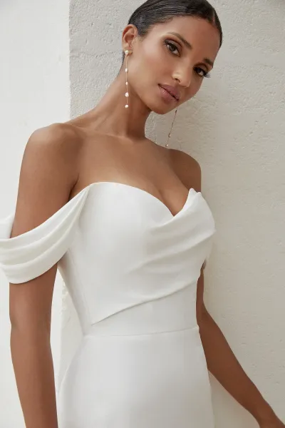 showroom de robes de mariée simple fluide  à tarifs abordables Vérona Sposa sur Marseille