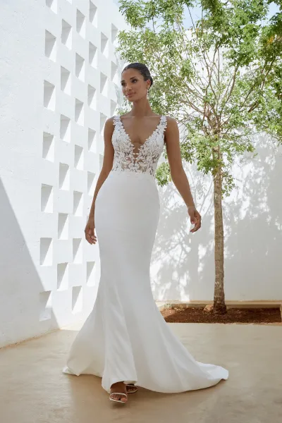 **Robe de mariée sirène crêpe Kari 11341 ADORE : l'élégance moderne by Justin Alexander chez Verona Sposa Marseille
