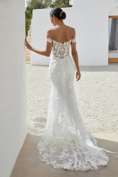 robe sirène et évasée en tulle étincelant avec corsage transparent et encolure plongeante