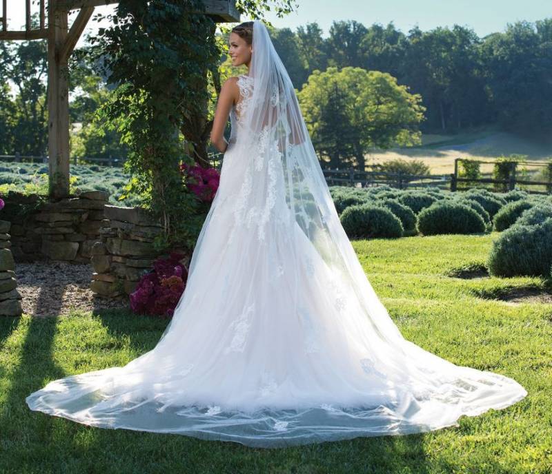 Robe de mariée romantique à prix abordables  sur Marseille proche d'Aubagne