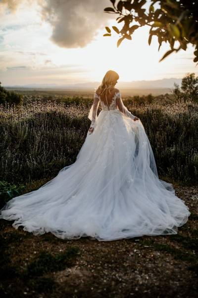 boutique robes de mariée grande tailles créateurs Milla Nova à prix réduits sur Marseille