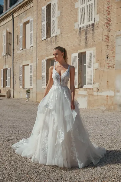 obe de mariée trapèze tulle Sincerity Réf 44464 chez Verona Sposa Marseille