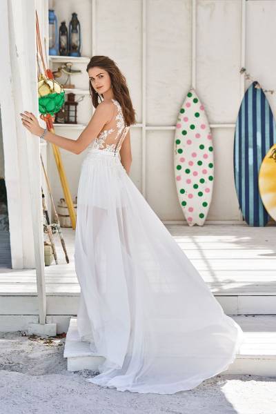 Choix d'une robe de mariée bohème pour un mariage dans un domaine près de Marseille.
