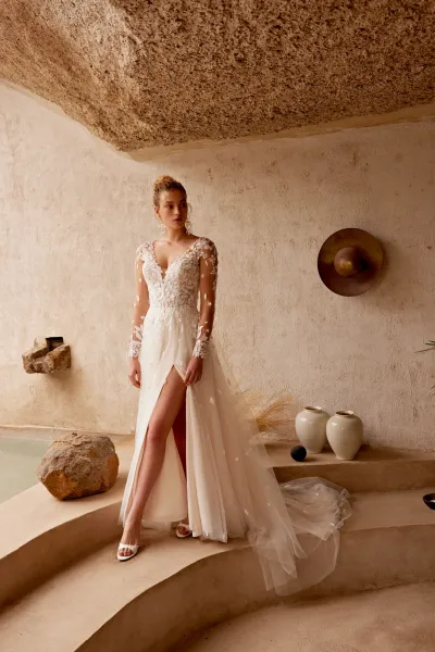 Robe trapèze en tulle à manches longues et dos transparent