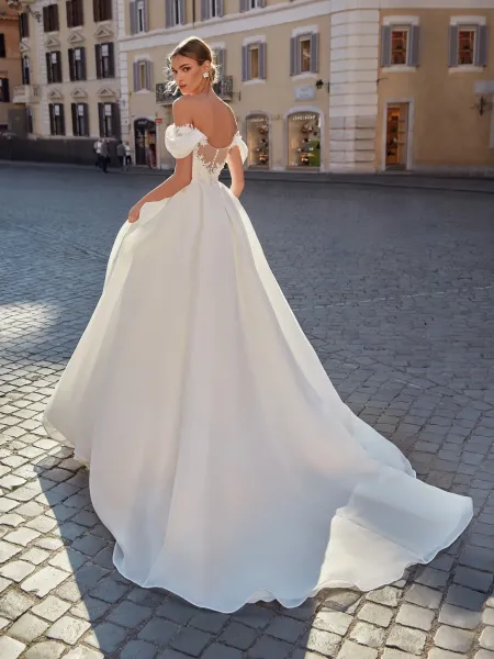 dos nu robe de mariée princesse volumineuse marseille chez Vérona Sposa