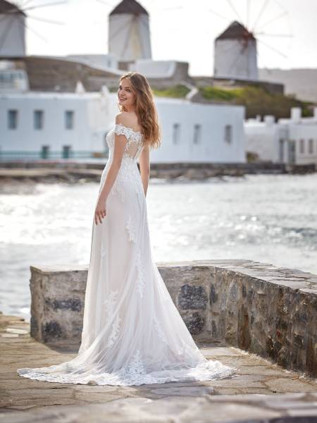 Robe de mariée grande taille Argentea Nicole Milano chez Vérona Sposa Marseille.