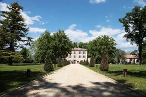 *Bastide du XVIIe Siècle pour Mariages d'Exception et Photographie de Mode Aix-en-Provence Château de la Garde