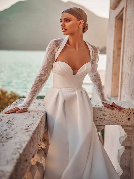 Robe de mariage en satin du créateur milla nova proche de Aubagne