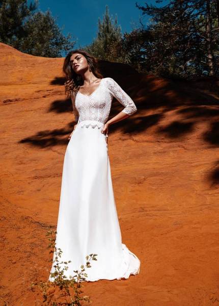 Robe de mariée bohème en dentelle portée par une future mariée à Aix-en-Provence.