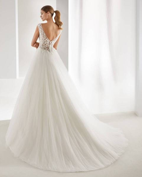 Robe de mariée princesse pas, chères  tulle dentelle mariage féerique.